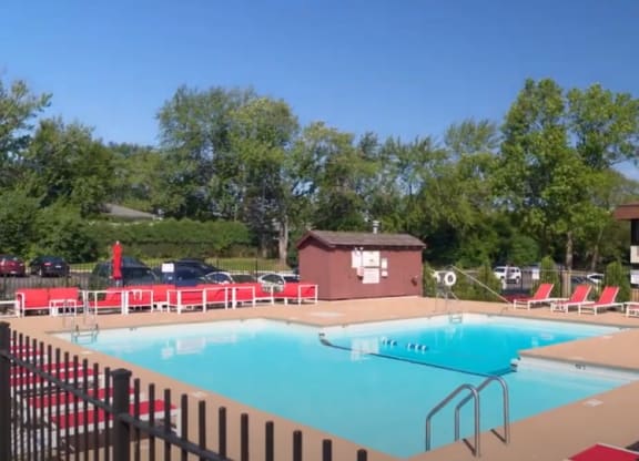 Pool at The Clarendon Apartment Homes, Clarendon