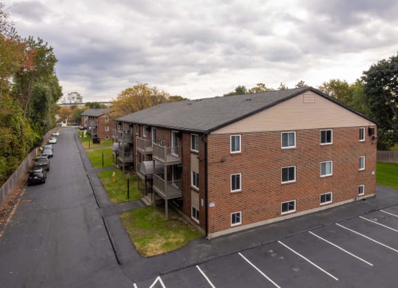 apartment exterior at Flats at Merrill Pond, Worcester