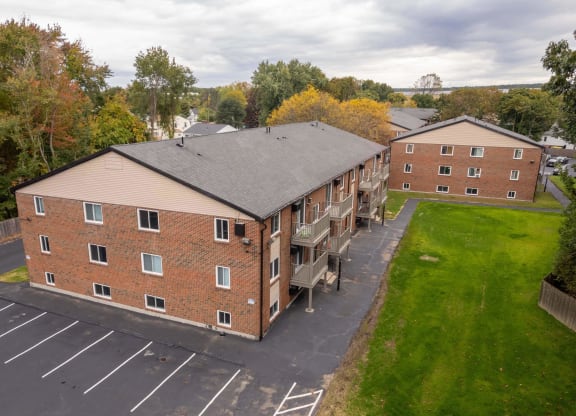 Exterior buildingat Flats at Merrill Pond, Worcester Massachusetts