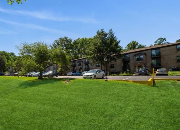 Lush Green Landscape at Williamsburg South, Pennsylvania