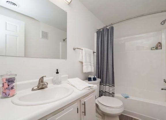 Bathroom With Bathtub at Williamsburg South, Pennsylvania