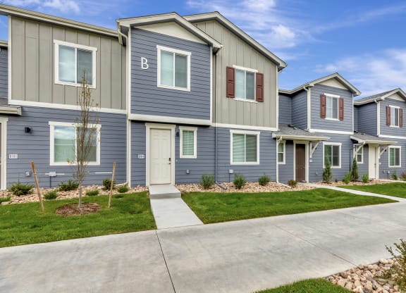 Exterior of townhomes at Arrive Longmont