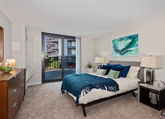 Gorgeous Bedroom at ReNew Wheaton Center, Illinois, 60187