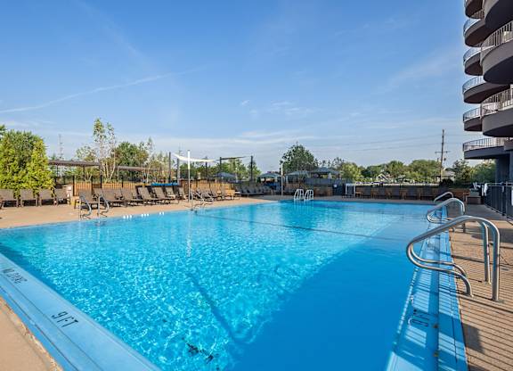 Sparkling Pool at ReNew Wheaton Center, Wheaton, 60187
