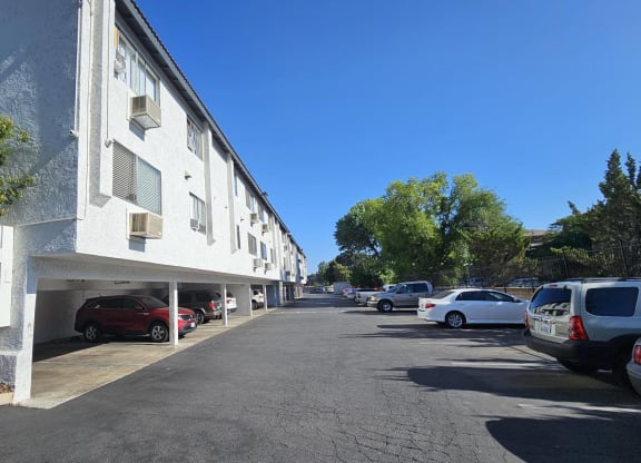 Parking exterior at Alturas Paso Robles Apartment Homes, Paso Robles, CA