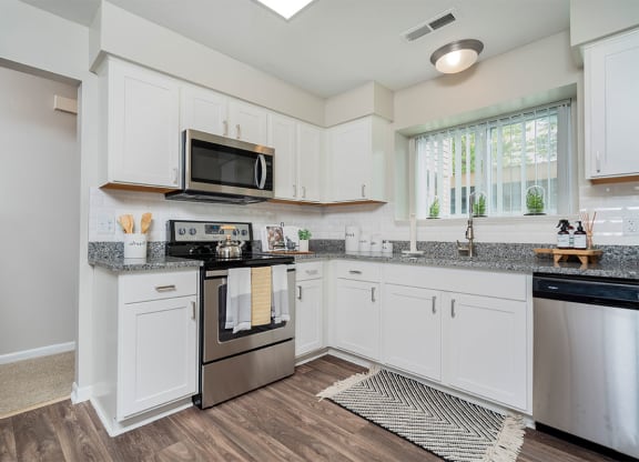 Fully Equipped Kitchen at Ascent at Farmington Hills, Farmington Hills, Michigan
