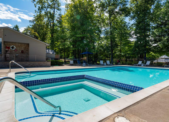 Hot Tub And Pool at Ascent at Farmington Hills, Farmington Hills, MI, 48331