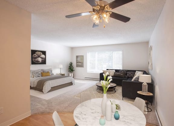 studio interior at Overlook at the Willamette, Oregon, 97222?