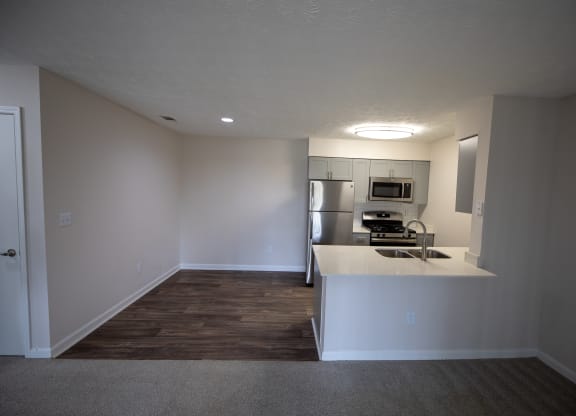 Renovated kitchen and dining area at Wynnwood Vinings Atlanta, GA