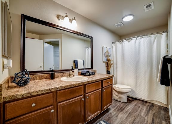private bathroom, the seasons at avon