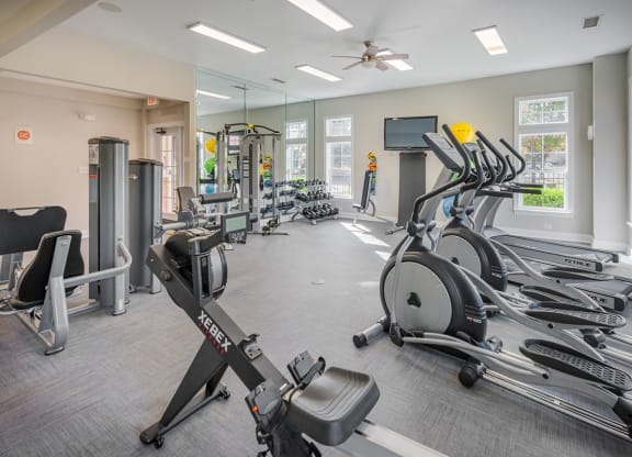 modern renovated fitness center at Stone Ridge apartments Charlotte