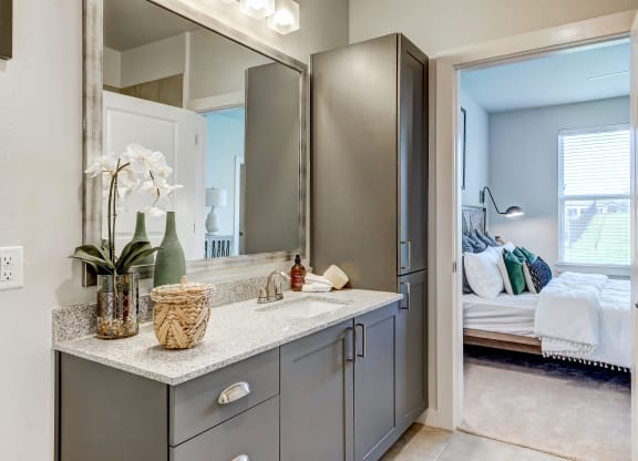 Model Bathroom with Shower/Tub
