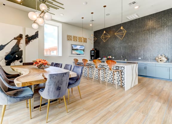 Community Kitchen & Dining