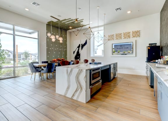Community Kitchen & Dining