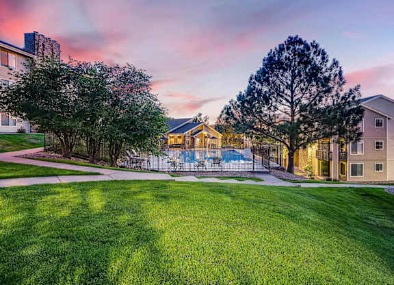Vistas at Plum Creek | Castle Rock Apartments | Pool