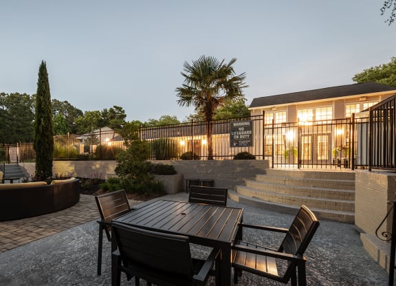 Eclipse Apartments Duluth GA outdoor lounge and grilling area
