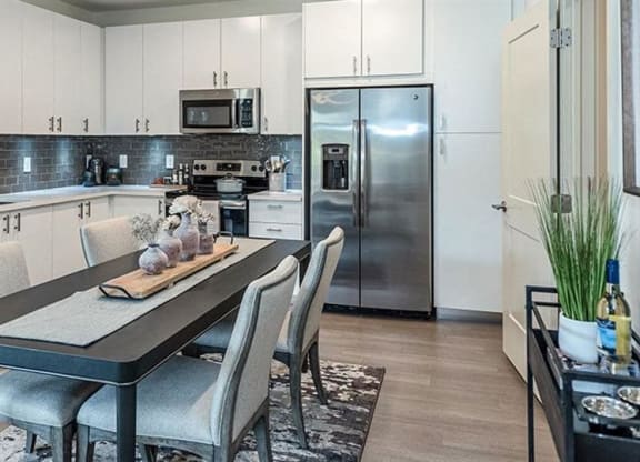 Eat-in kitchen at 2000 West Creek Apartments, Virginia, 23238