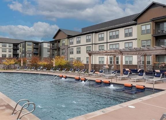 Large pool with cabanas at 2000 West Creek Apartments, Virginia, 23238