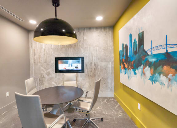 Dining at Vista Brooklynn Apartments, Jacksonville