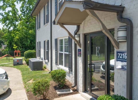 a view of the front of the building at Enclave at Breckenridge Apartments, Louisville, 40220