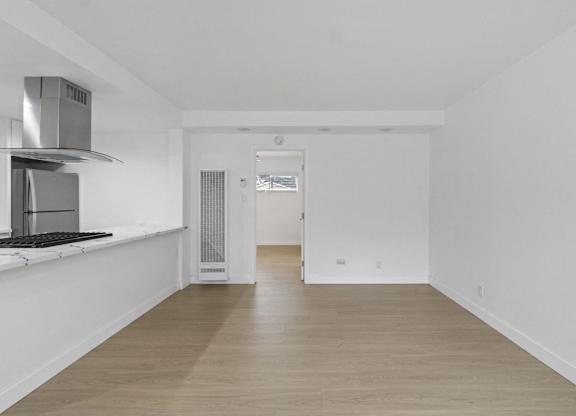 Unfurnished Living Area at Torrance Gateway Apartments, Torrance, CA