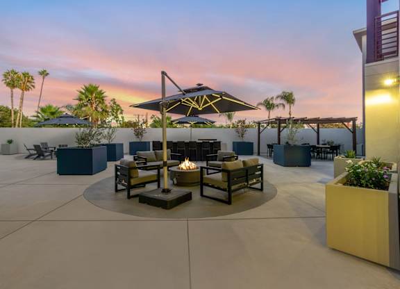Rooftop Firepit Patio at The Reserve La Mirada, La Mirada