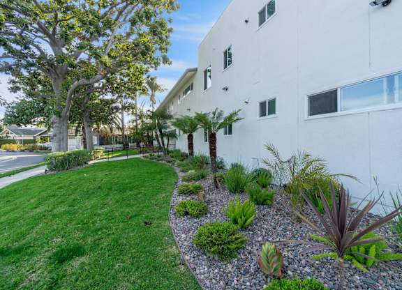 Garden Area at Torrance Gateway Apartments, Torrance, 90501