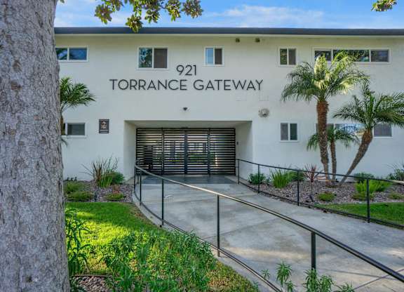 Courtyard at Torrance Gateway Apartments, Torrance
