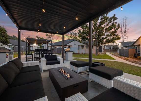 Outdoor Firepit Lounge at Sunset Cliffs Apartments, Vista, CA, 92084