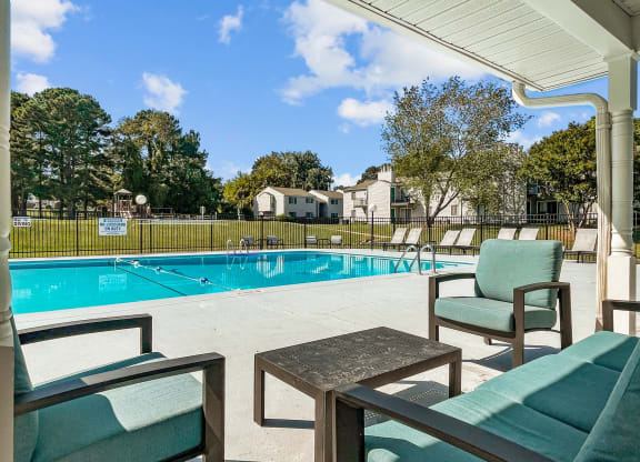 poolside chairs at Rosen at North Hills, Raleigh, North Carolina