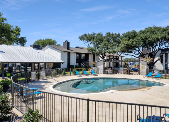 swimming pool at lawson apartments