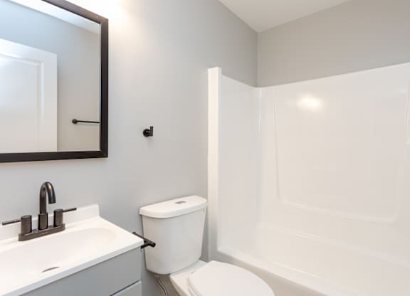 Bathroom With Bathtub at Liberty Crossing, Jacksonville, NC