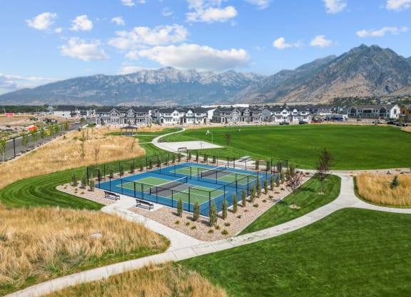 pickleball courts near Crestview at Highland townhomes in Highland, UT