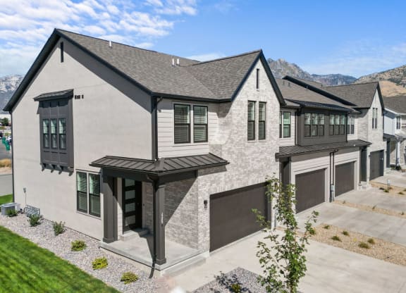 exterior photo of Crestview Point townhomes for rent in Highland, Utah