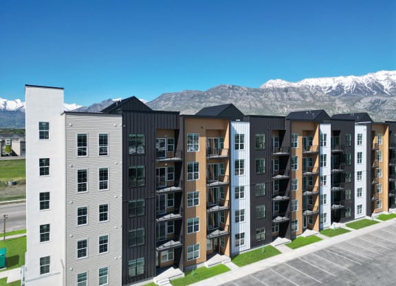 the exterior of an apartment complex