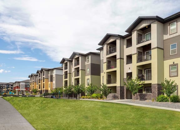 an exterior view of an apartment building