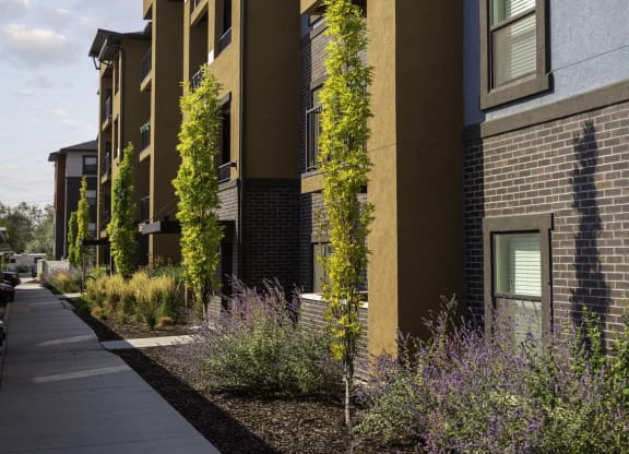an exterior view of an apartment building