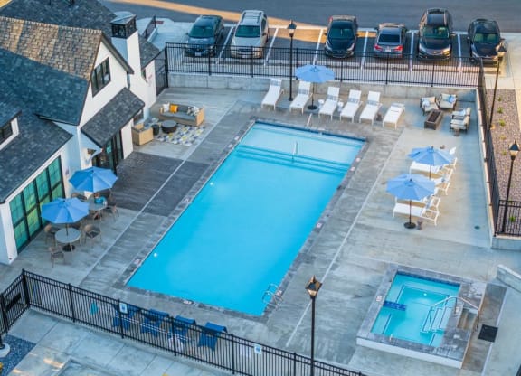 swimming pool and hot tub at Crestview at Highland townhomes in Highland, UT