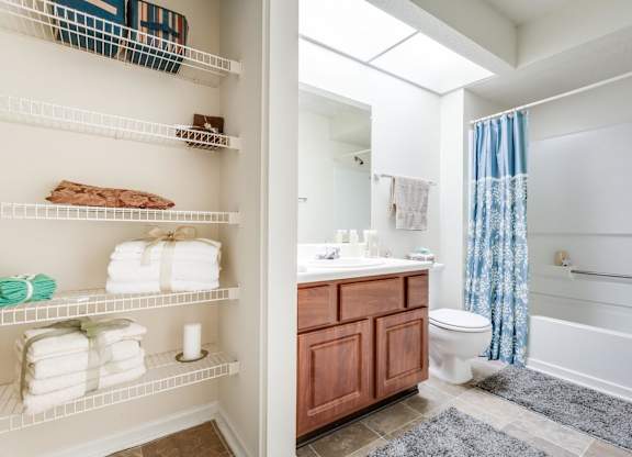 bathroom with a bathtub at Arbors at Windsor Lake, Columbia