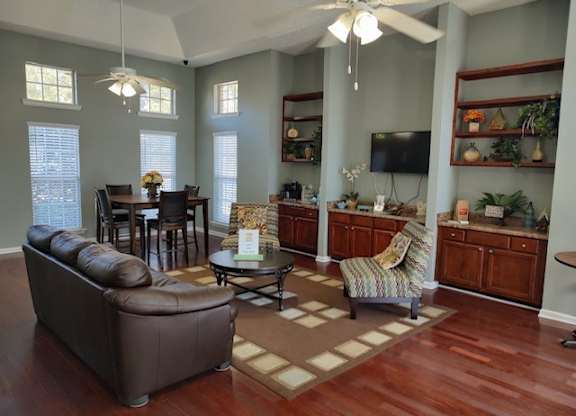 Luxurious Apartment Living at Cross Creek Apartments, Beaufort, SC, 29906