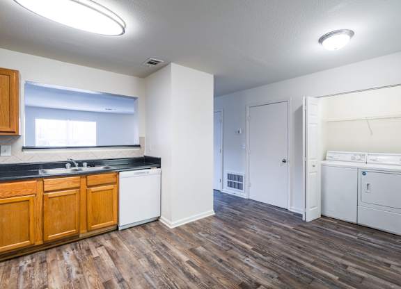 Open Concept Kitchen at Crescent Pointe Townhomes, Stafford