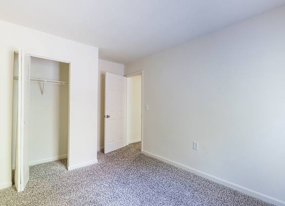 Unfurnished Bedroom at Crescent Pointe Townhomes, Stafford, 22554