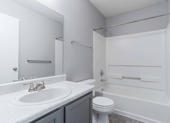 Bathroom With Bathtub at Jamestown Pointe Apartments, Greenville, 29607