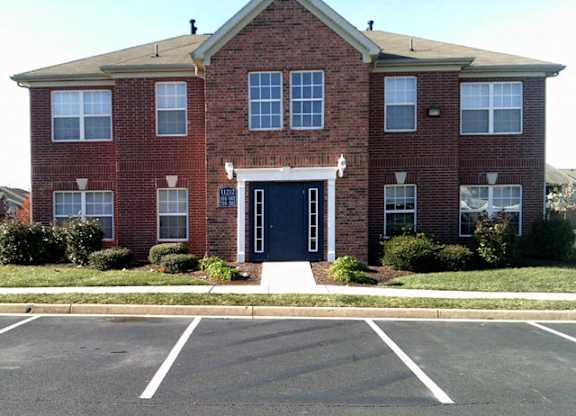 Exterior Building at The Regency Apartment Homes/Broad Pointe, Manassas, VA 20109