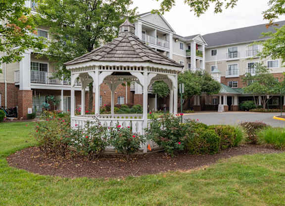Outdoor Gazebo at River Run Senior Apartments, Virginia, 22193