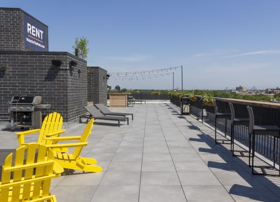 the rooftop patio at the reit apartments at Talman 1554, Illinois, 60622