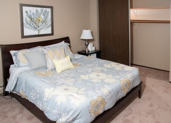 Spacious Closet with Sliding Doors in 624 Huron Boulevard Master Bedroom