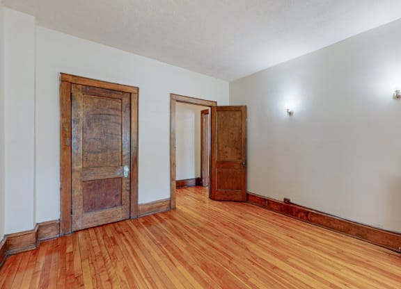 Sibley_3br_bedroom with access to porch