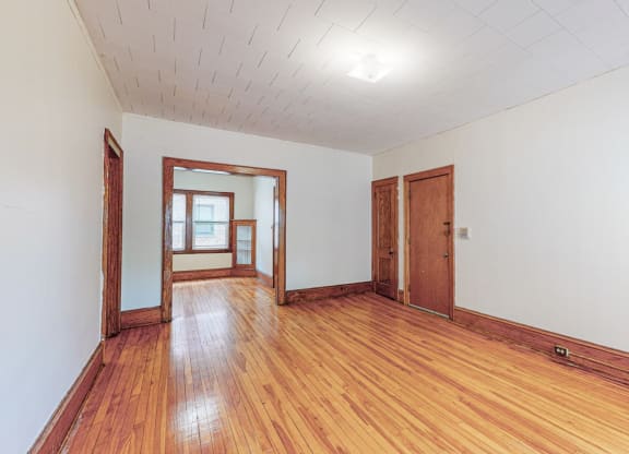 Sibley_3br_lots of space with separate living and dining areas