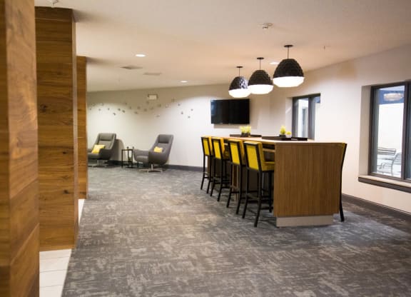 ChaskaPlace_MN_Wi-Fi lounge